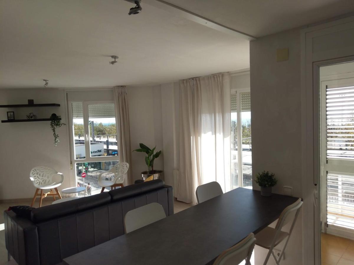 Luxury Apartment Accommodation, Next To Beach & Train Station Calella Eksteriør billede