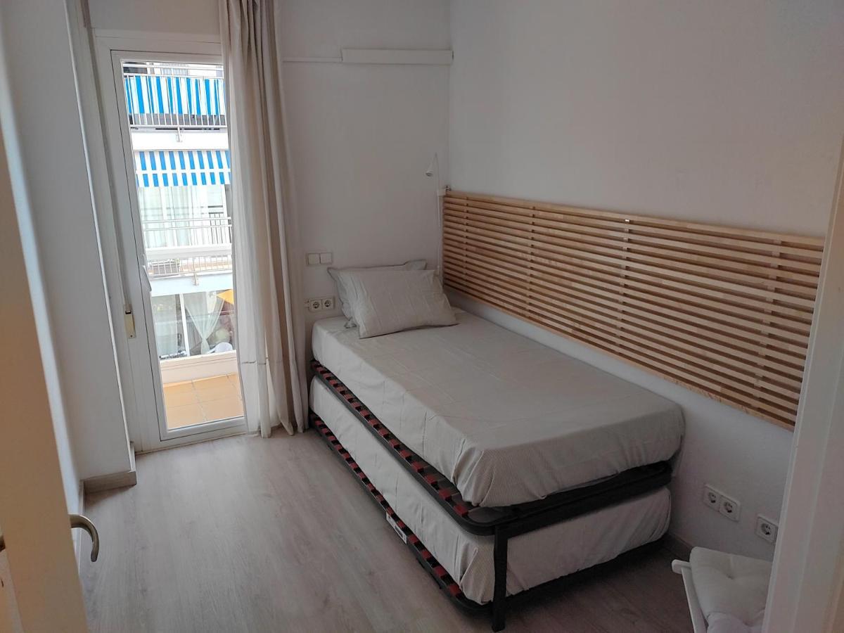 Luxury Apartment Accommodation, Next To Beach & Train Station Calella Eksteriør billede