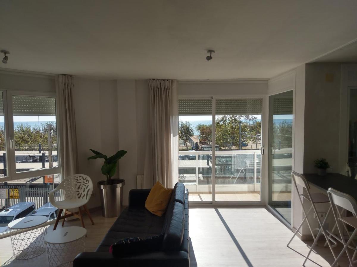 Luxury Apartment Accommodation, Next To Beach & Train Station Calella Eksteriør billede