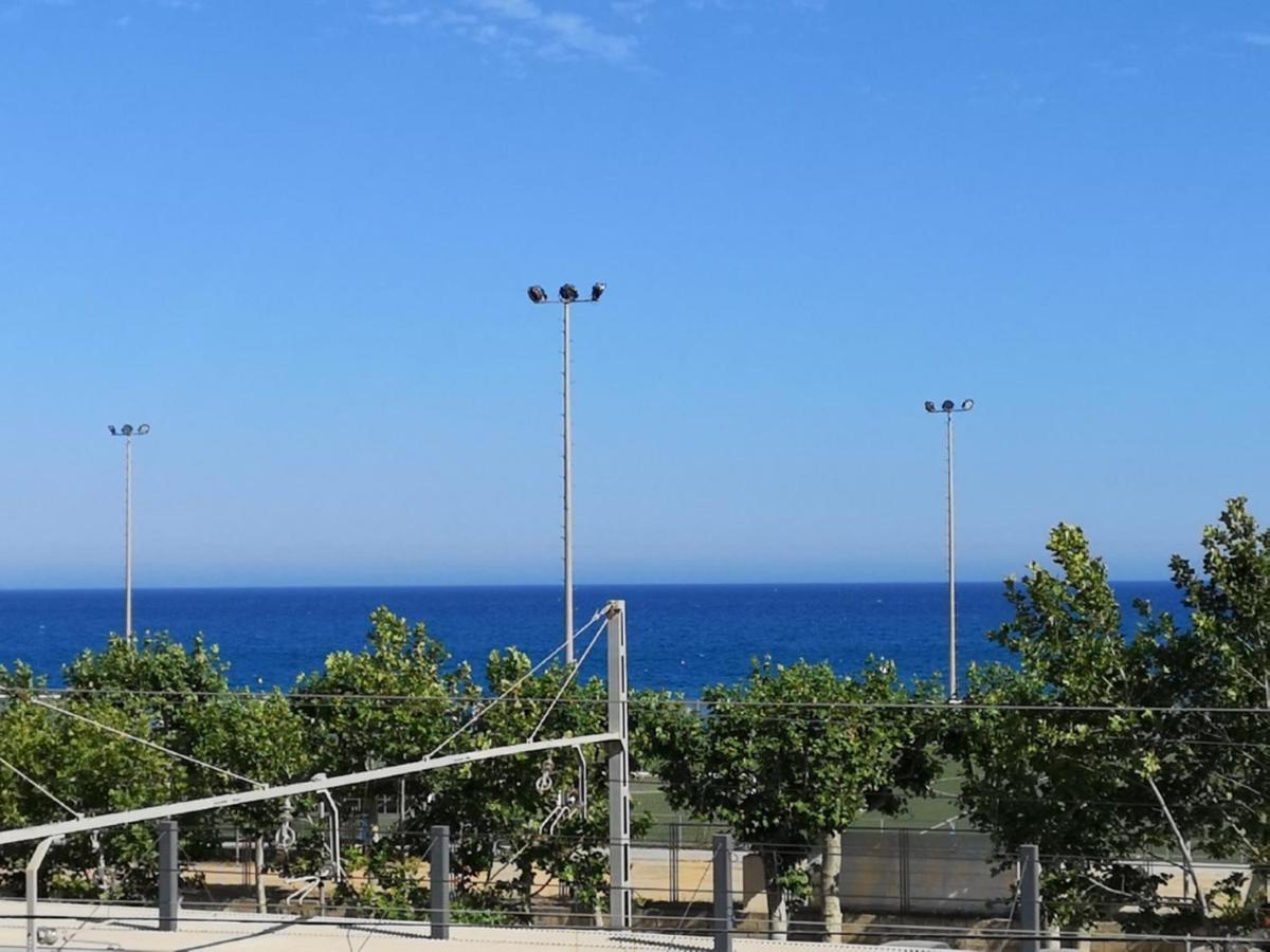 Luxury Apartment Accommodation, Next To Beach & Train Station Calella Eksteriør billede