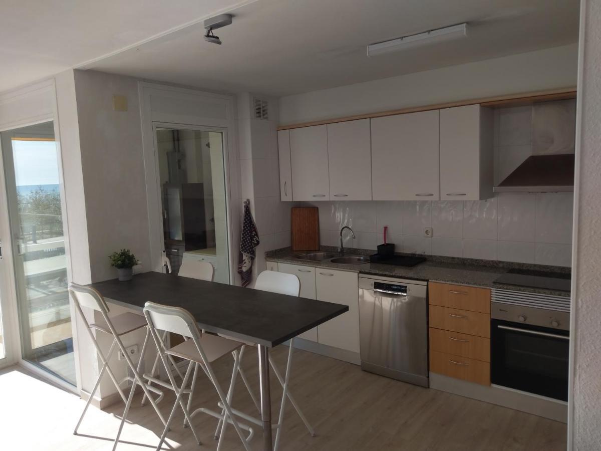 Luxury Apartment Accommodation, Next To Beach & Train Station Calella Eksteriør billede